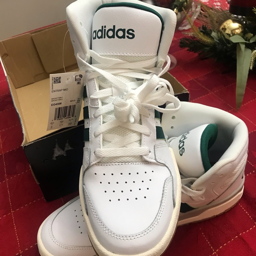 Men’s Adidas Entrap Mid Hightop Basketball sneaker